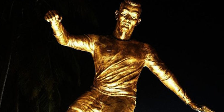 Cristiano Ronaldo heykeli protesto edildi: Hayal kırıklığı