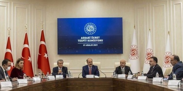 'Cumhurbaşkanlığı dahil oldu, asgari ücret görüşmelerinde kriz çıktı' iddiası