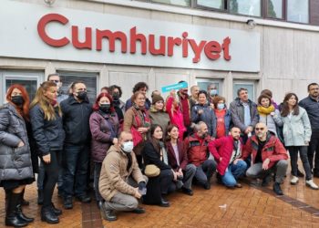 Cumhuriyet gazetesi işten çıkardığı 8 gazeteciyi geri aldı