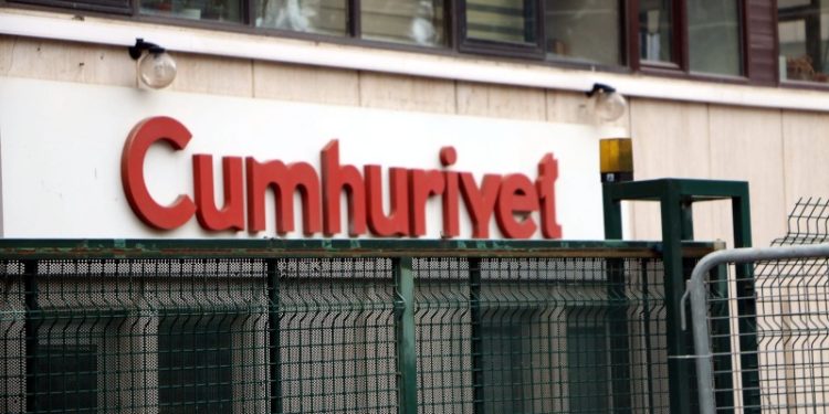 Cumhuriyet'te ayrılıklar devam ediyor: O 'alev'e gaz olacağıma işsiz kalırım daha iyi