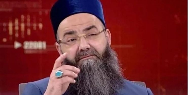 Cübbel Ahmet Hoca da sonunda 'isyan etti': Cami yapacağına işçine 5 bin lira ver