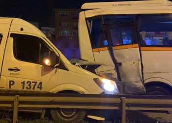 D-100’de iki işçi servisi çarpıştı