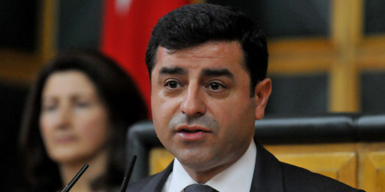 Demirtaş’tan DEM yorumu: Dolandırıcılık