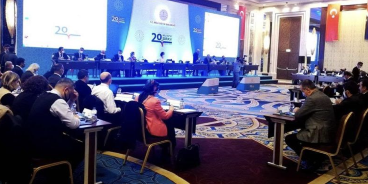 Diyanet’ten sonra MEB de toplantısını 5 yıldızlı otelde yaptı