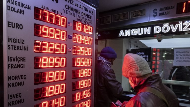 Dolar düşse de Türkiye'nin risk primi yüksek seyrediyor: "Faizleri yükseltmemek adına popülist bir teşvik devreye girdi"