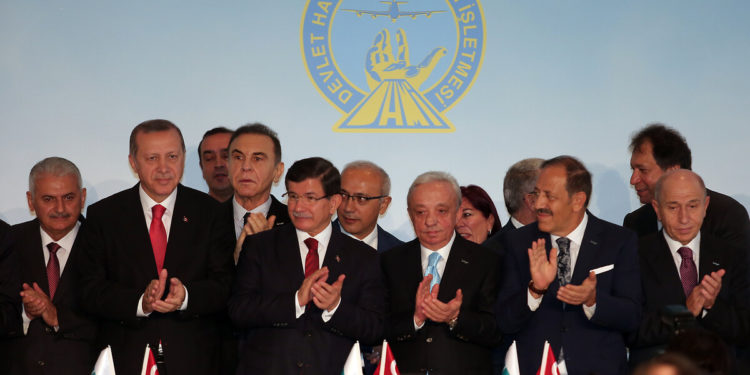 Dolar garantili ödemeleri eleştiren Davutoğlu’na ‘başbakanlığında sessiz kaldın’ tepkisi