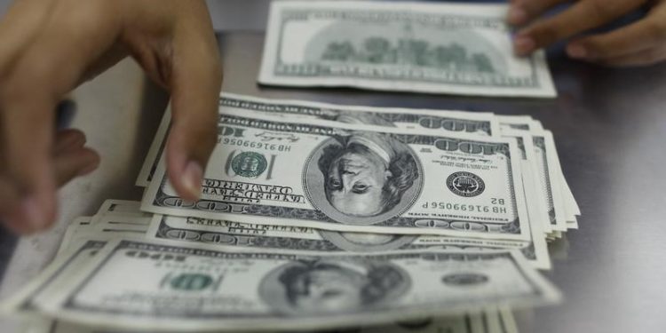 Dolar yeniden kritik seviyelere yükseldi