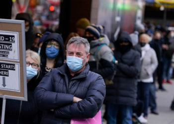 Dünya bir yıla daha Covid endişesiyle girerken 4 soruda Omicron varyantının geleceği