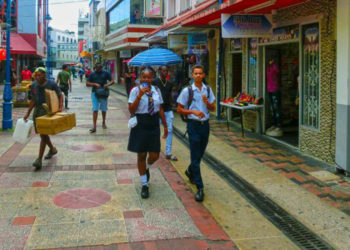 Dünyanın en genç cumhuriyeti Barbados, tüm vatandaşlarına evrensel temel gelir dağıtmayı planlıyor