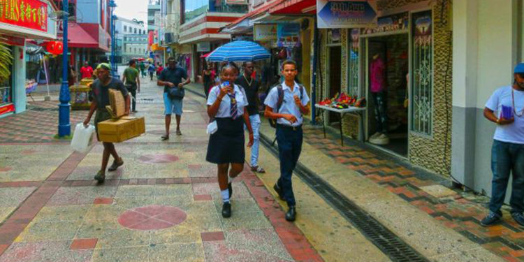 Dünyanın en genç cumhuriyeti Barbados, tüm vatandaşlarına evrensel temel gelir dağıtmayı planlıyor