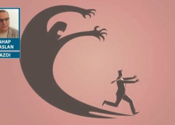 Dış güçler masalı ve paranoya