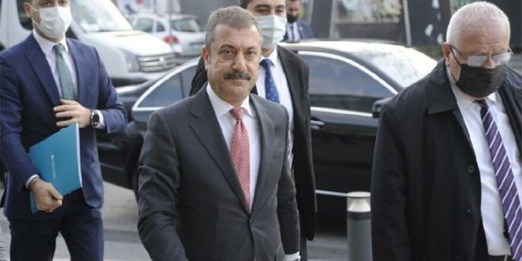 Ekonomistler: Erdoğan para politikalarına yön vermekten vazgeçmeli, TCMB'nin bağımsız olduğunu göstermeli