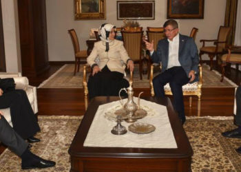 Ekrem İmamoğlu, Gelecek Partisi lideri Ahmet Davutoğlu’nu ziyaret etti