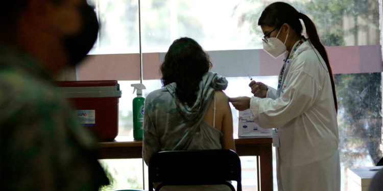 Ekvador'dan zorunlu aşı kararı