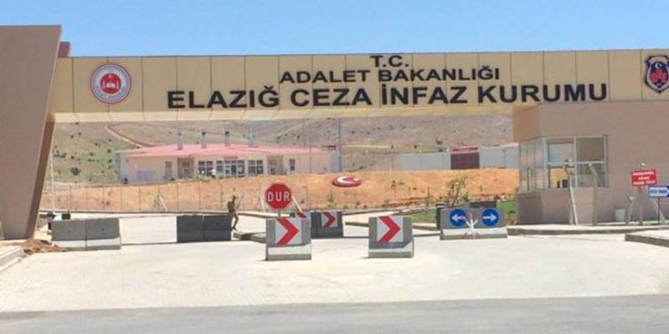 Elazığ Cezaevi’nde gardiyanlardan mahpusa tehdit: Sen hâlâ intihar etmedin mi?