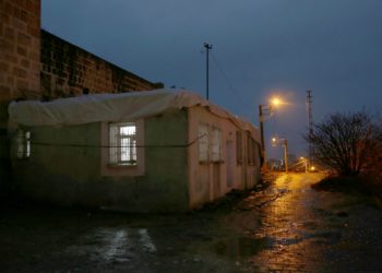 Elektrik kesildiği için soğuktan ölen bebeğin babası: DEDAŞ çaya davet etti