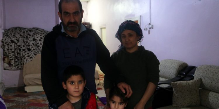 Elektrik kesintisi nedeniyle bebeği soğuktan ölen baba: DEDAŞ çaya davet etti