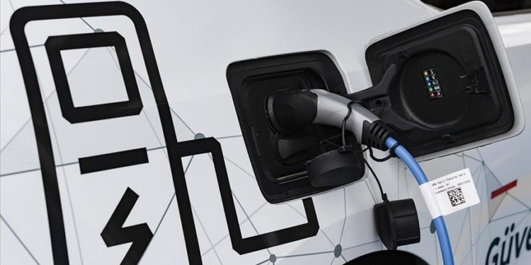 Elektrikli ve hibrit otomobil satışları 11 ayda geçen yılın toplamını geride bıraktı