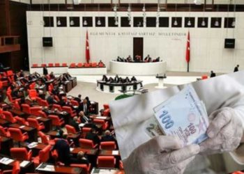 En düşük emekli maaşının asgari ücret seviyesine çıkartılması teklifi AKP oylarıyla reddedildi