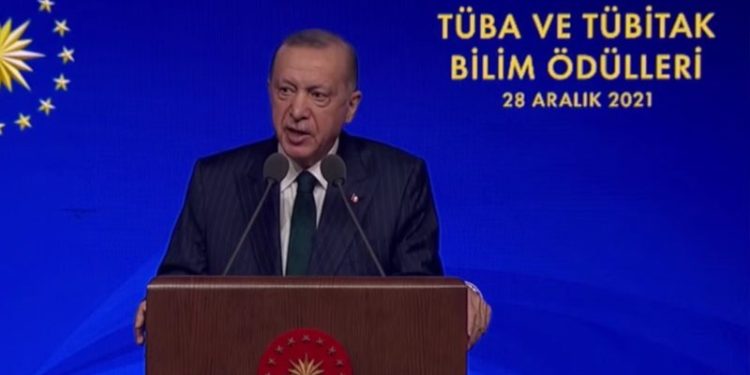Erdoğan: Cari fazla vermeye başlayacağımız günler inşallah yakındır
