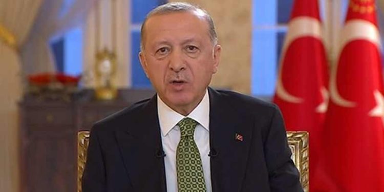 Erdoğan: Faizi düşürüyoruz, enflasyon da inşallah düşecek