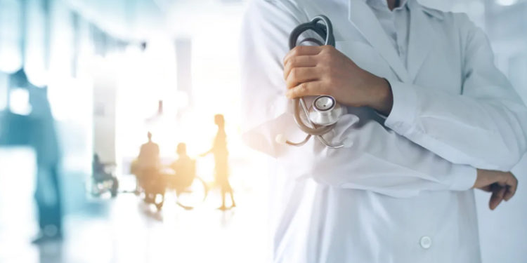 Erdoğan duyurdu: Uzman ve pratisyen hekimlere 2 bin 500 ila 5 bin lira arasında zam geliyor