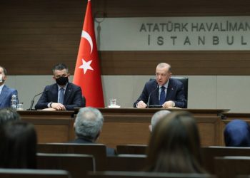 Erdoğan'a sorulacak sorular basın toplantısından önce sızdı
