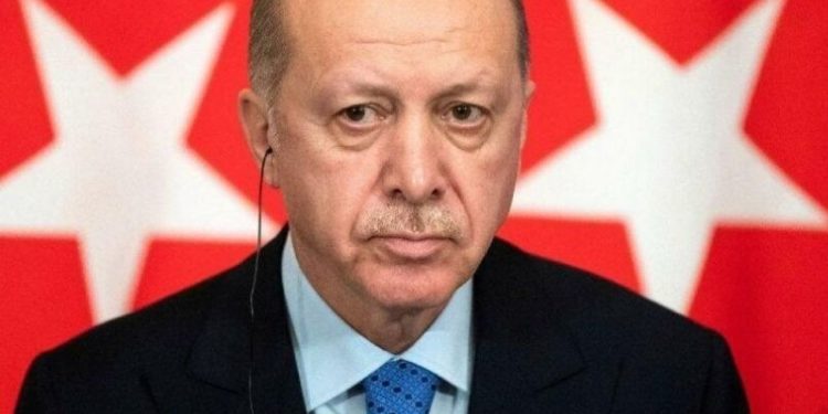 Erdoğan'dan cemaat gafı: TUSKON'a yatırım çağrısı yaptı