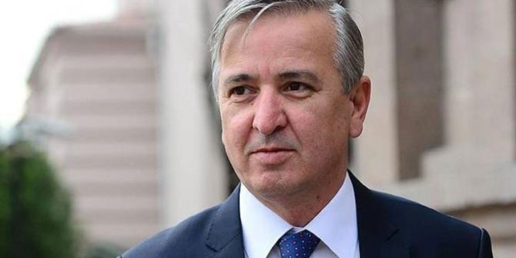 Erdoğan'ın eski metin yazarı: Ekonomi bir damat yüzünden mahvoldu
