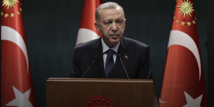 Erdoğan’dan vatandaşlara çağrı: Yastık altındaki dövizi ekonomiye kazandırın