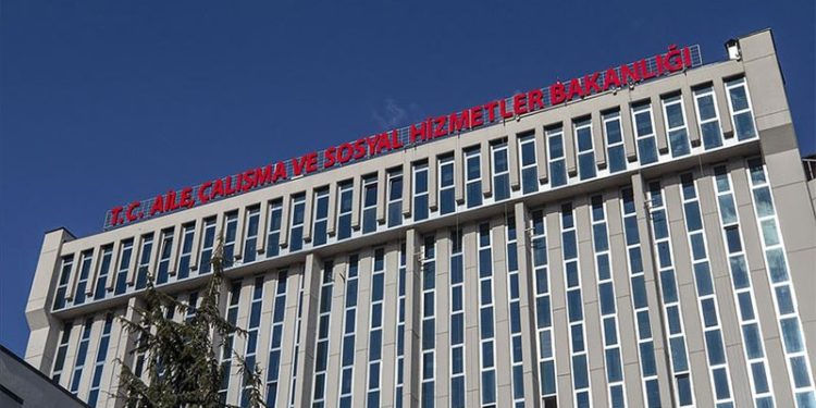 Eski AKP'li Başkan bakanlığa atandı