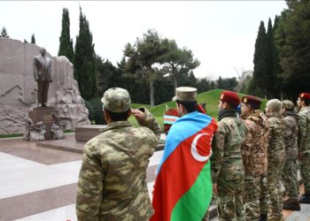 Eski Azerbaycan Cumhurbaşkanı Haydar Aliyev, ölümünün 18'inci yılında anıldı