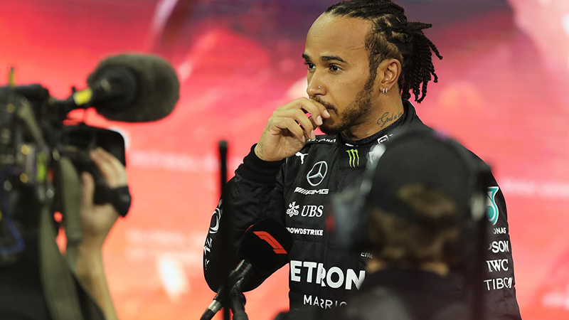 F1, Hamilton'ın "Bu yarış manipüle edildi" sözlerini yayınlamadı iddiası