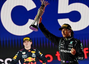 F1 Suudi Arabistan Grand Prix'sini Hamilton kazandı