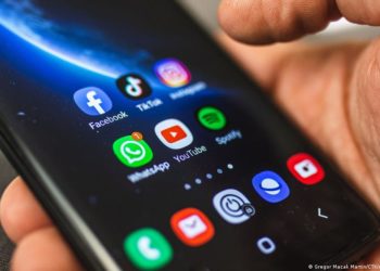 Facebook şirketi: 50 bin kullanıcı izlendi