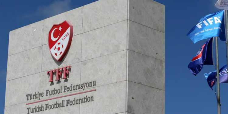 Fatih Altaylı: Galatasaray naklen yayın havuzundan çıkmak ve gerekirse ligden çekilmek dahil her türlü opsiyonu düşünmeye başlamalı