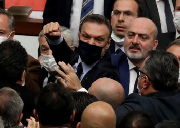 Fatih Altaylı, Sergen'in Alpay için çizdiği karikatürü hatırlattı: Bugünkü Alpay'ı görenler hiç şaşırmıyor