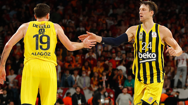 Fenerbahçe Beko'da Vesely 6, De Colo ise 8-10 hafta parkelerden uzak kalacak