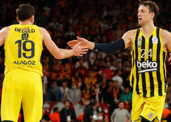 Fenerbahçe Beko'dan Jan Vesely ve Nando De Colo açıklaması