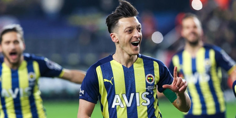 Fenerbahçe'nin Süper Lig'deki ilk yarı karnesi