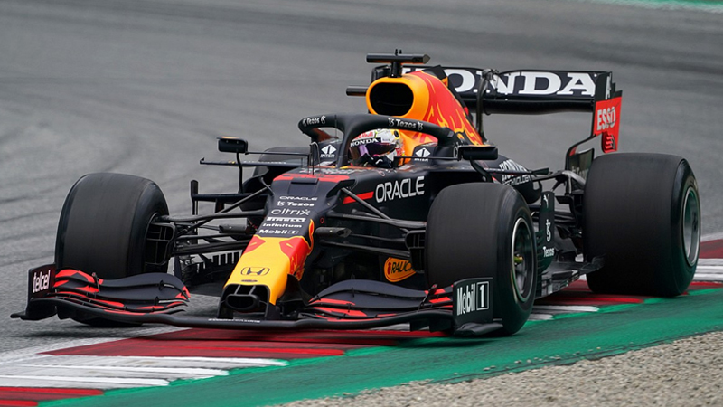 Formula 1'de şampiyonluk yarışında pole pozisyonu Verstappen'in!