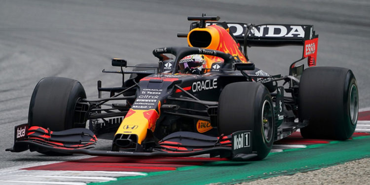 Formula 1'de şampiyonluk yarışında pole pozisyonu Verstappen'in!
