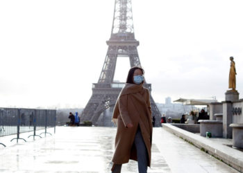 Fransa, Île-de-France bölgesinde ilk Omicron varyantını tespit etti