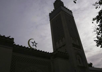 Fransa'da bir camiye 'şiddeti teşvik' suçlamasıyla 6 ay kapatma cezası verildi