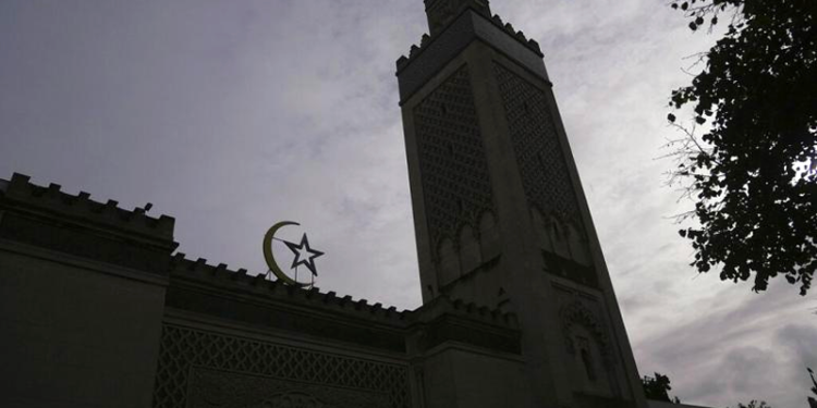 Fransa'da bir camiye 'şiddeti teşvik' suçlamasıyla 6 ay kapatma cezası verildi