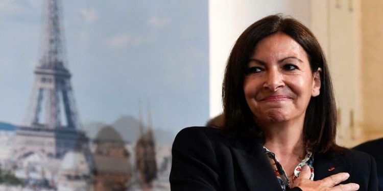 Fransa'da cumhurbaşkanı adayı Anne Hidalgo, solun seçime tek adayla gitmesini öneriyor