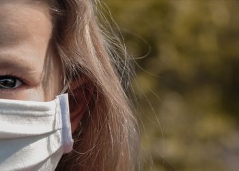 Fransa'da risk grubundaki 5-11 yaş arası çocuklara Covid-19 aşısı uygulaması başlıyor