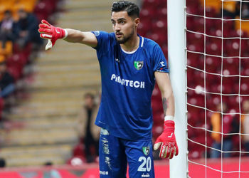 Galatasaray maçına damga vuran Abdülkadir Sünger'i futbolu bırakmaktan antrenörü döndürdü