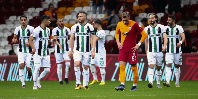 Galatasaray'a Türkiye Kupası'nda şok: Denizlispor penaltılarla kazandı!