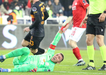 Galatasaray'da Muslera sakatlandı